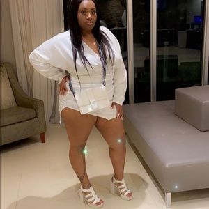 White fitted dramatic sleeves